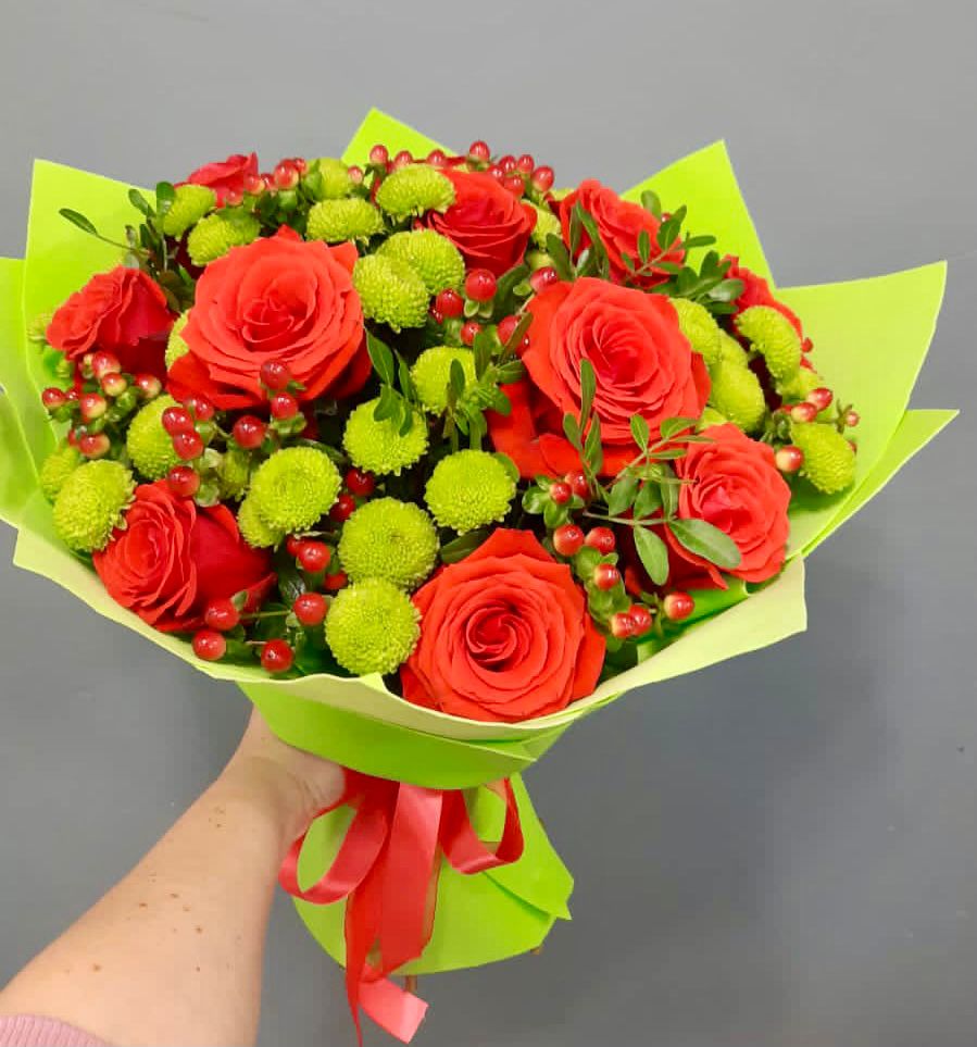 Букет цветов из: Хризантемы и Розы в Октябрьский Волгоградской области