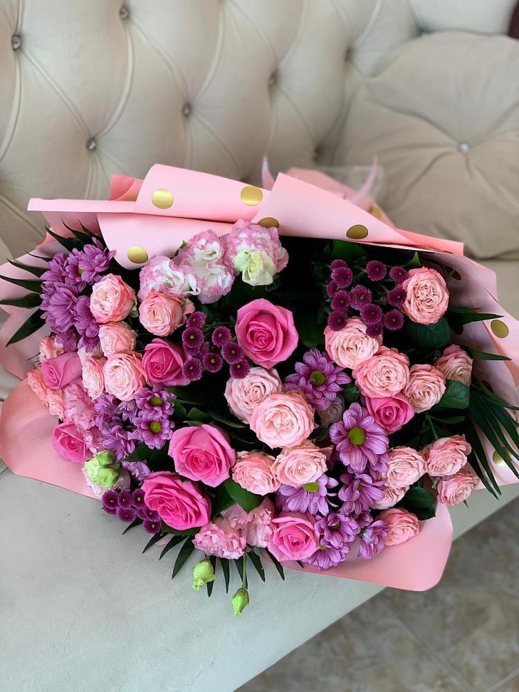 Букет цветов из: Хризантемы, Розы и Лизиантусы в Октябрьский Волгоградской области