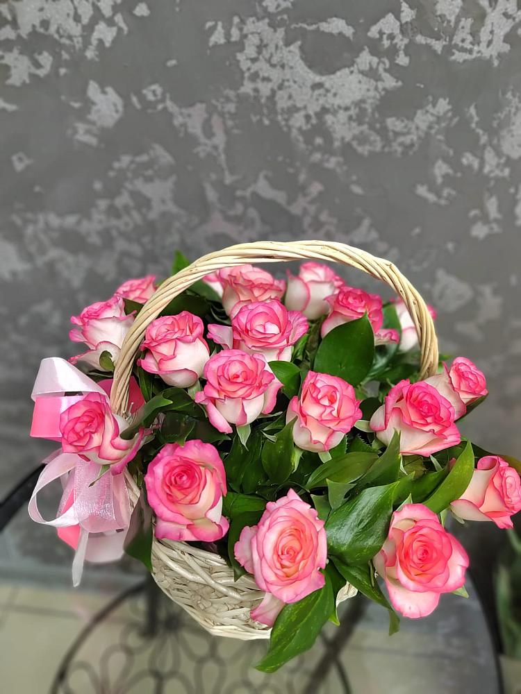 Цветочная композиция из Розы в корзине в Октябрьский Волгоградской области