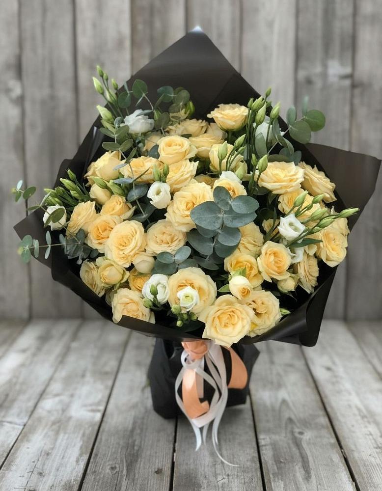 Букет цветов из: Розы и Лизиантусы в Октябрьский Волгоградской области