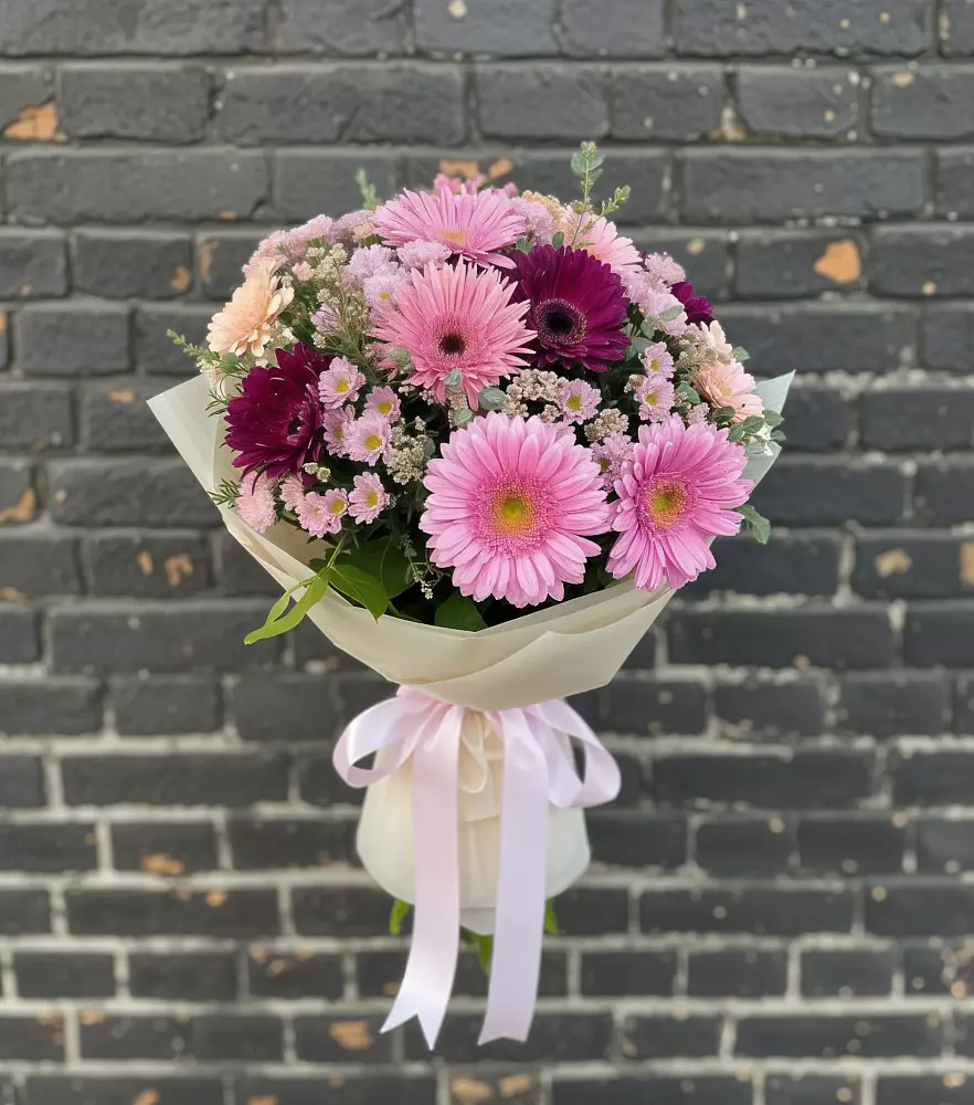 Букет цветов из: Герберы и Хризантемы в Октябрьский Волгоградской области