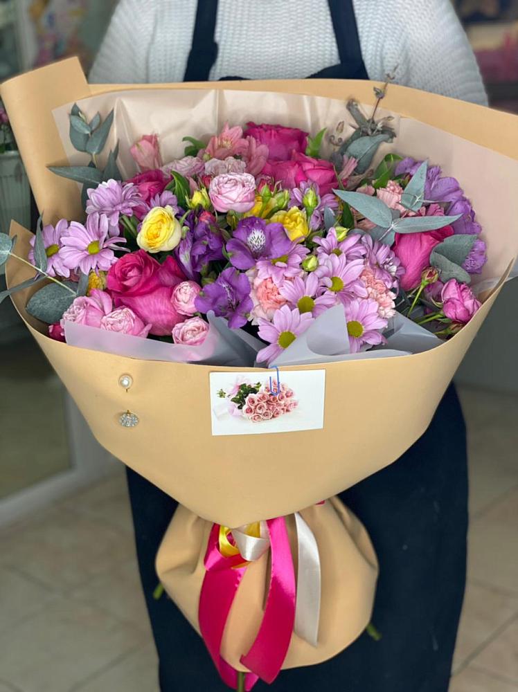 Букет цветов из: Хризантемы, Гвоздики и Альстромерии в Октябрьский Волгоградской области