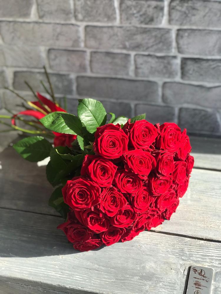 Букет Красные розы Фридом в Октябрьский Волгоградской области