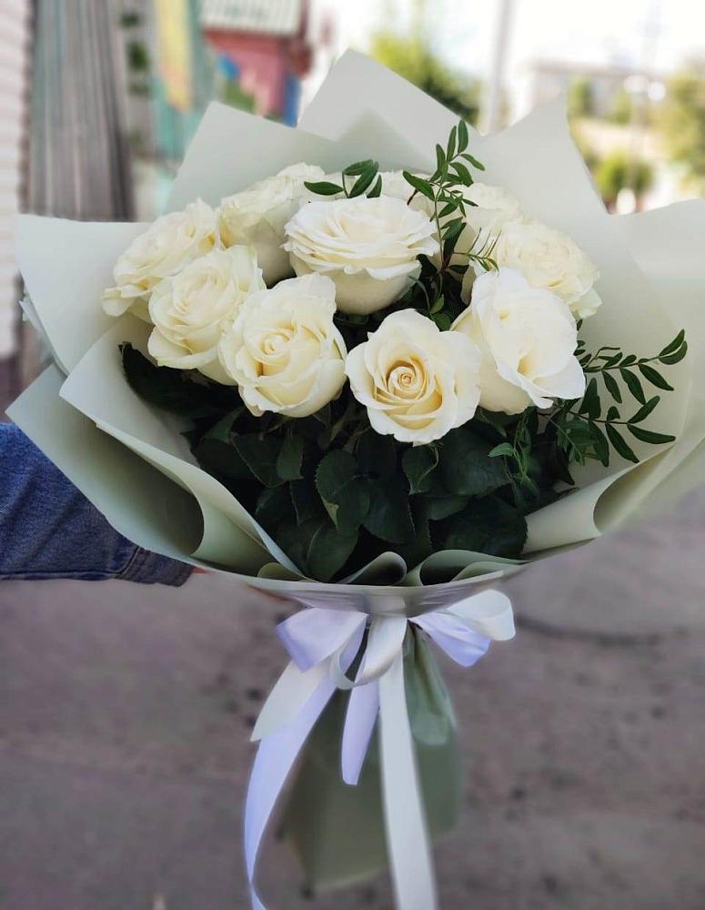 Букет Белые розы Проуд в Октябрьский Волгоградской области
