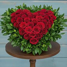 Цветочная композиция из Розы в виде сердца в Октябрьский Волгоградской области