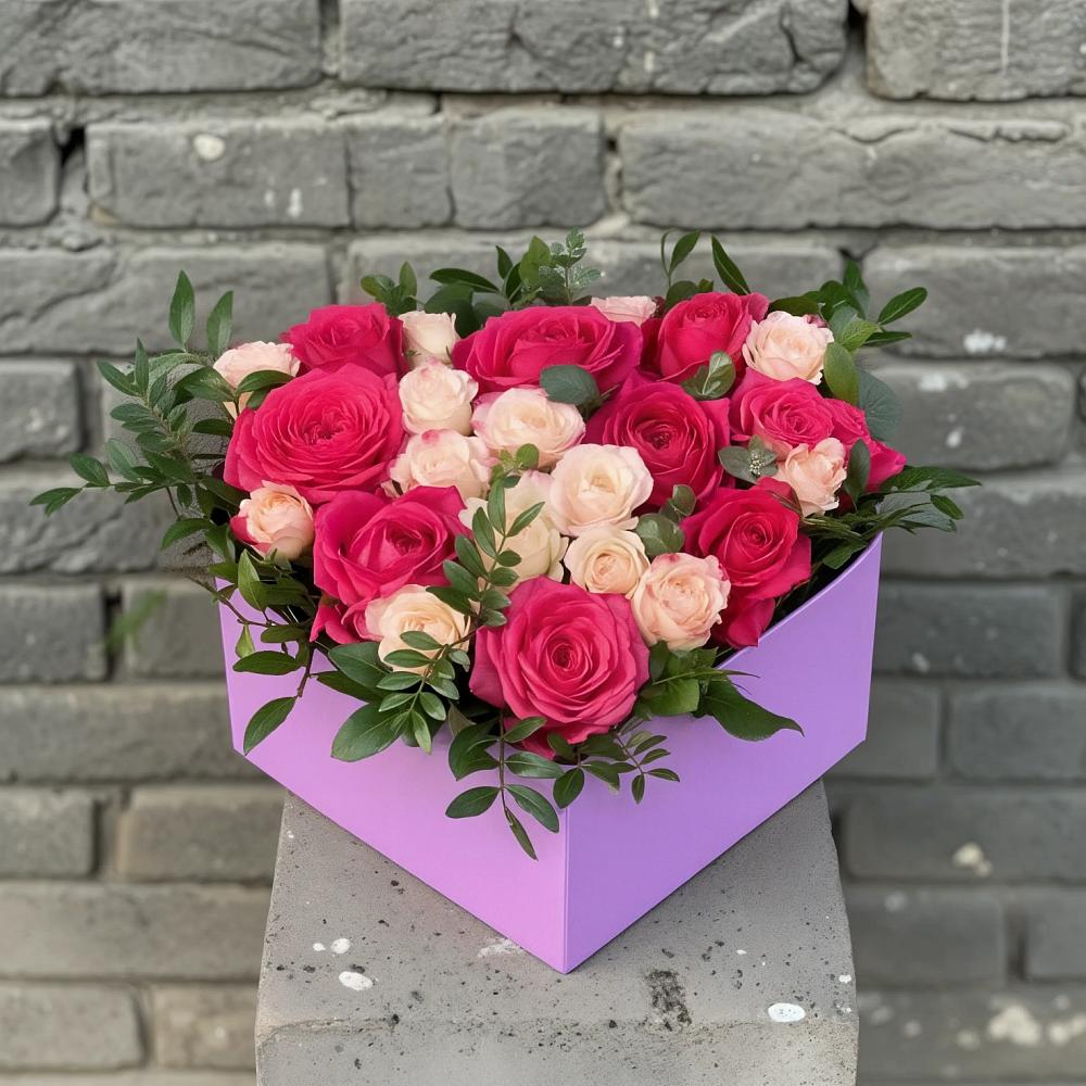 Цветочная композиция из Розы в коробке в Октябрьский Волгоградской области