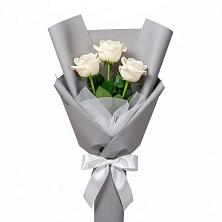 Букет 3 белые розы в Октябрьский Волгоградской области