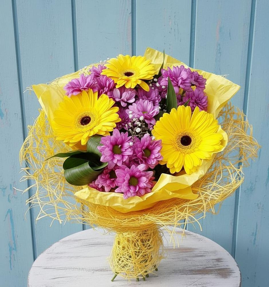 Букет цветов из: Хризантемы и Герберы в Октябрьский Волгоградской области