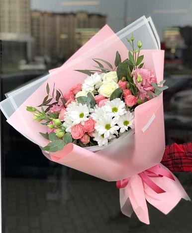 Букет цветов из: Розы, Лизиантусы и Хризантемы в Октябрьский Волгоградской области