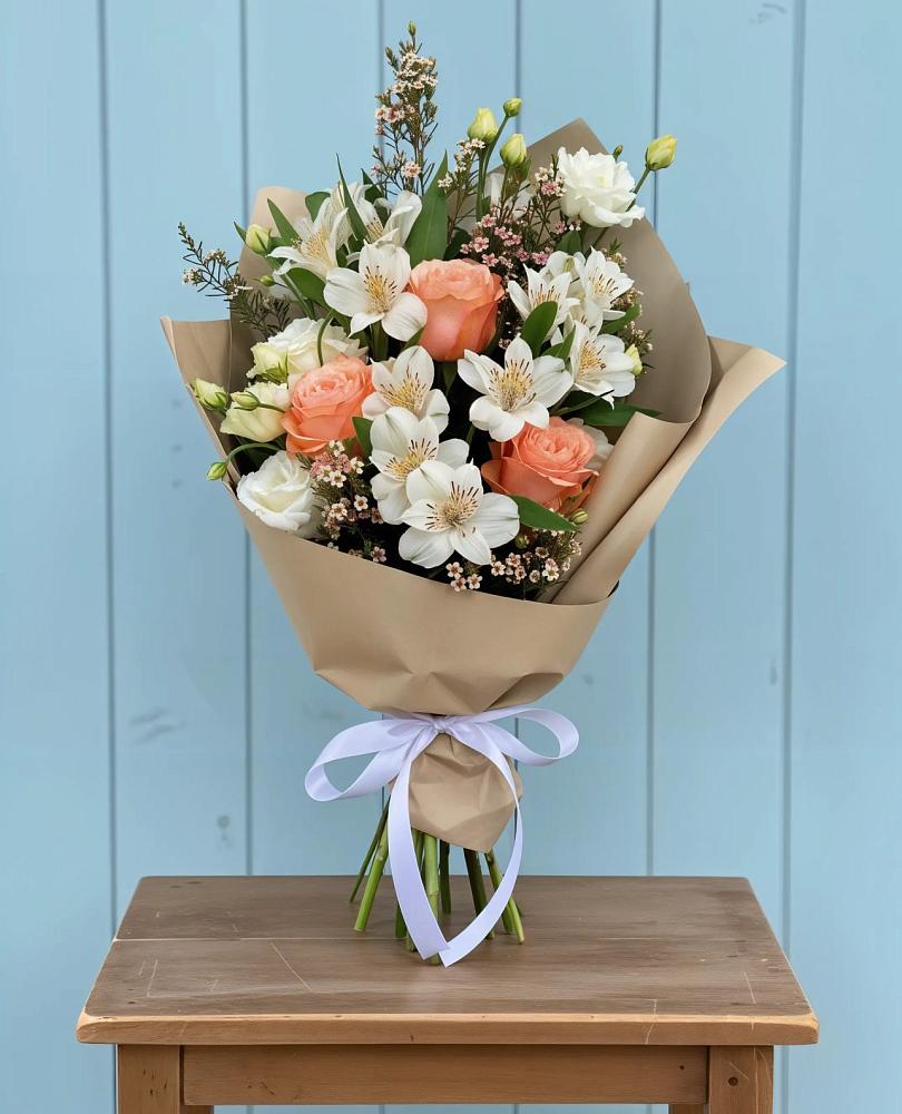 Букет цветов из: Альстромерии, Лизиантусы, Розы и Хризантемы в Октябрьский Волгоградской области