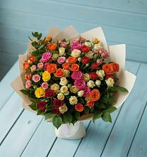 Букет Микс из разноцветных кустовых роз в Октябрьский Волгоградской области