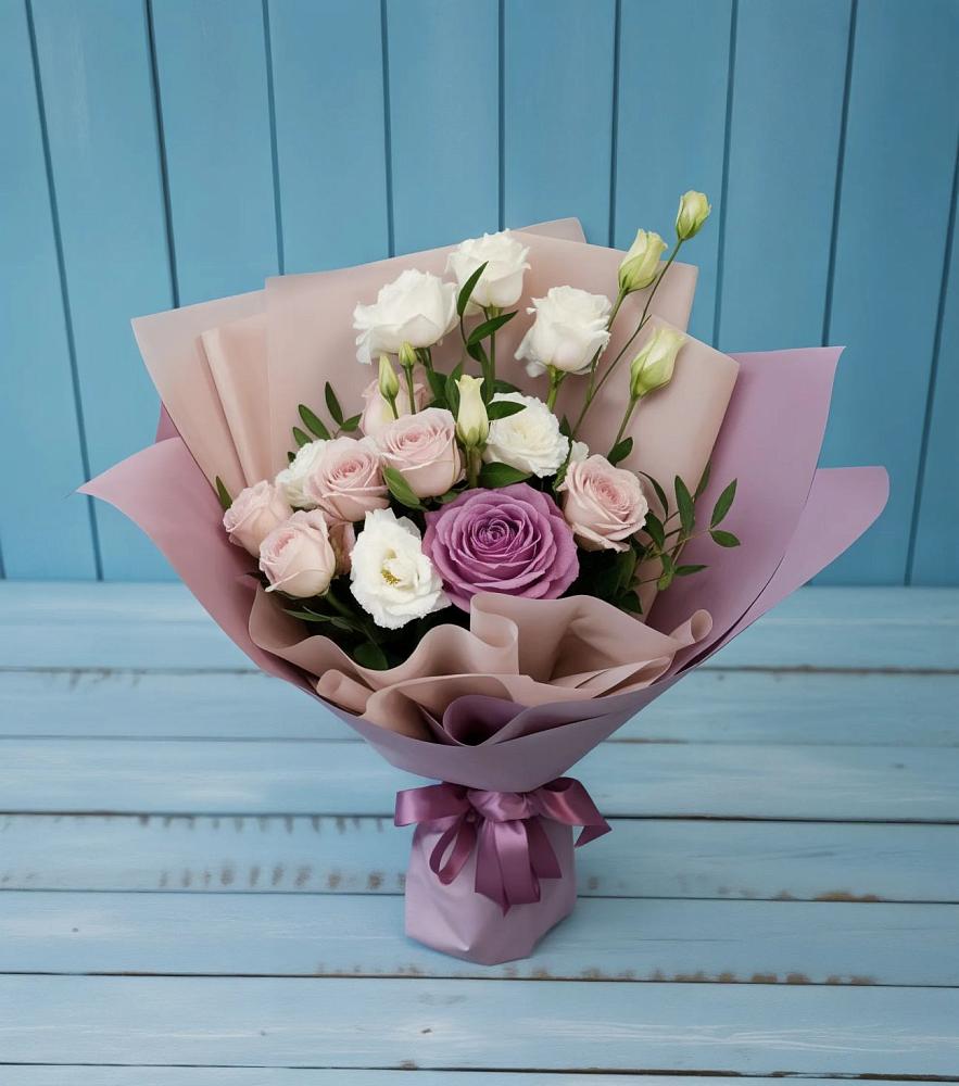 Букет цветов из: Розы и Лизиантусы в Октябрьский Волгоградской области